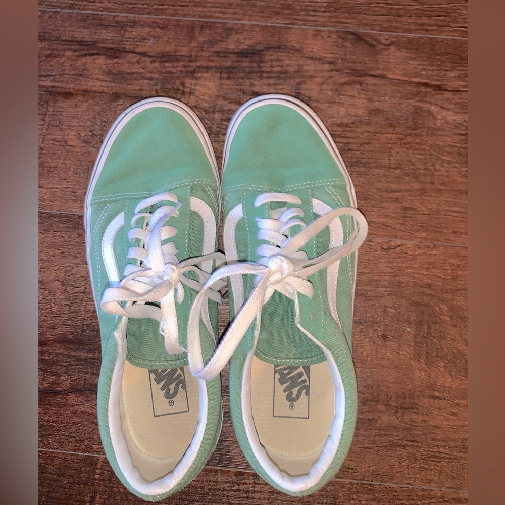 Women’s Old Skool Size 9 Green Vans
